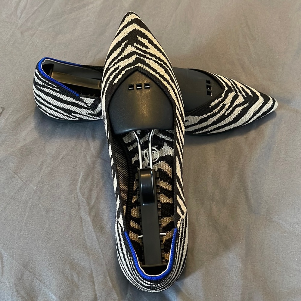 Rothys black & white zebra points 10